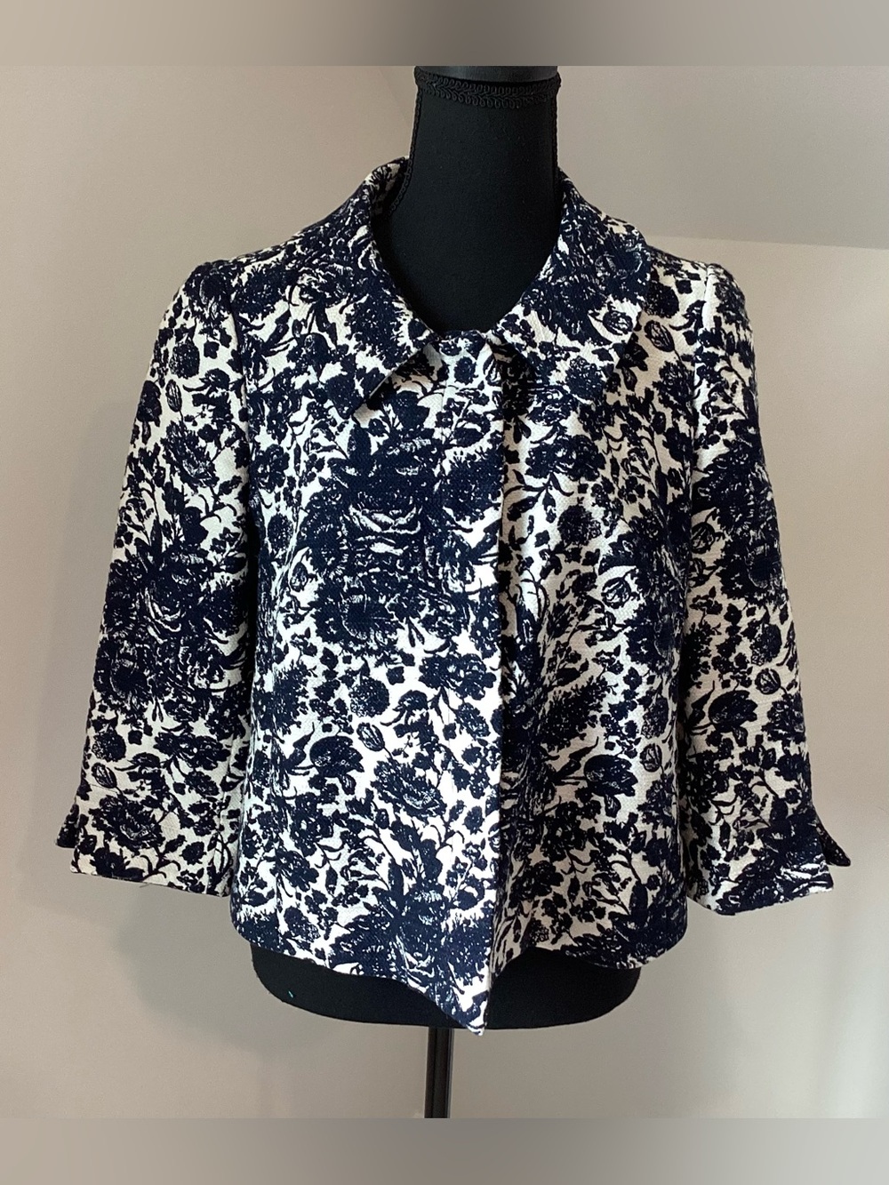 Talbots Size 6 Navy Ivory Floral Jacket Grandmillennial Coastal Old Money